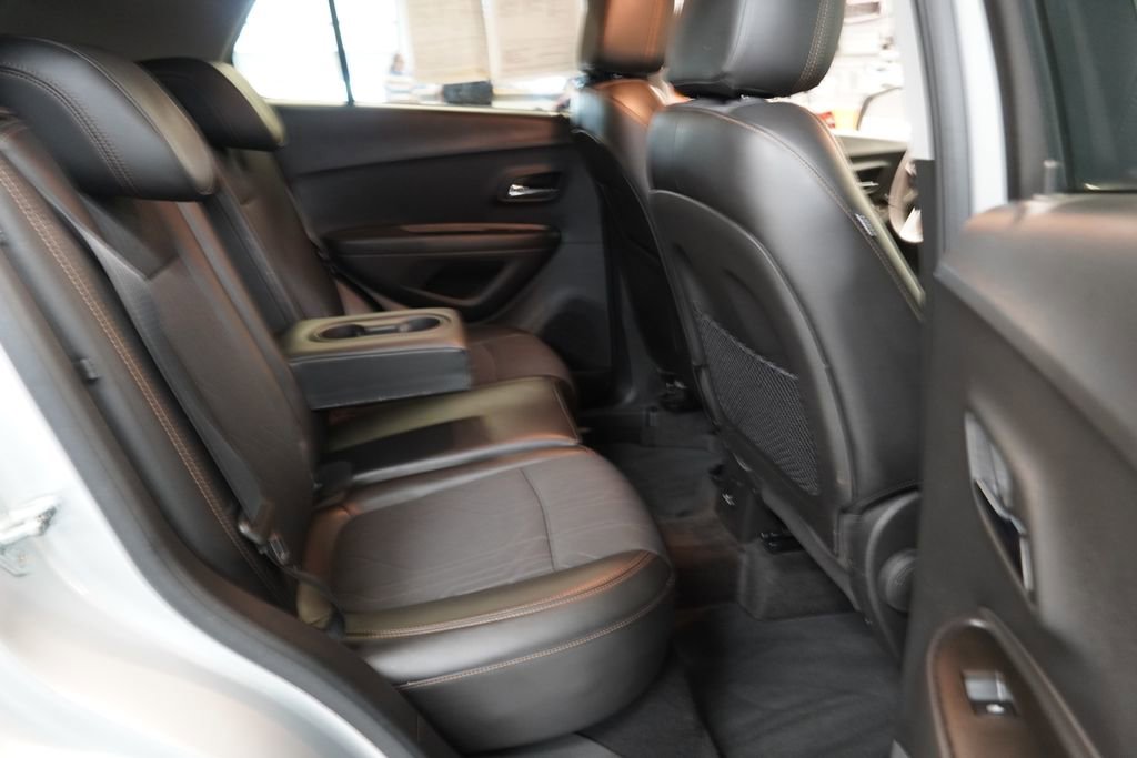 Used 2019 Chevrolet Trax LT w/ LT Convenience Package image 29