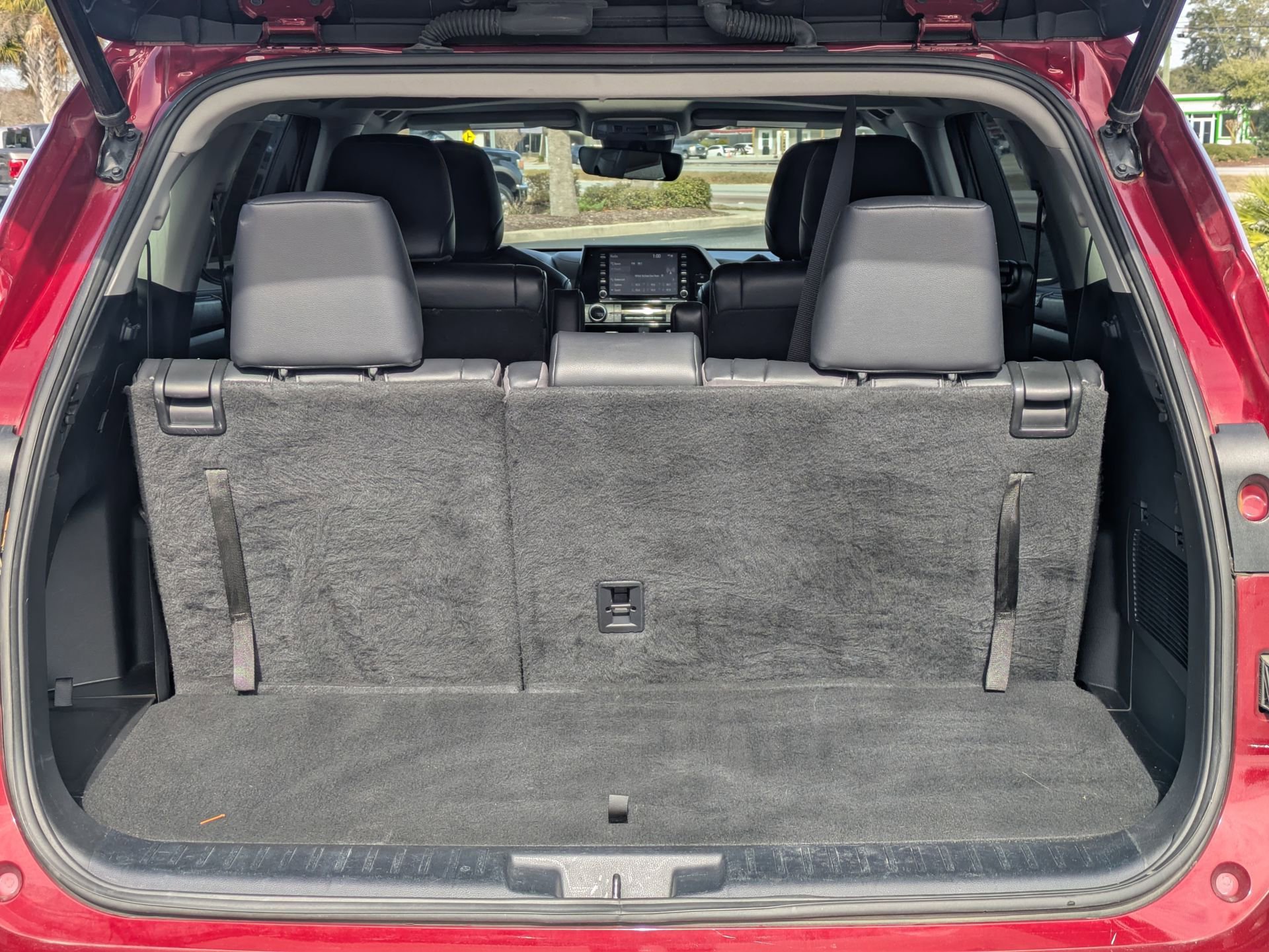 Used 2022 Toyota Highlander XLE image 16