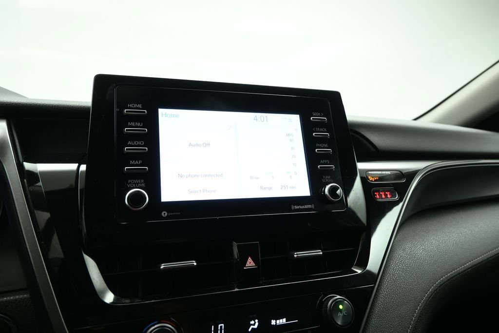 Used 2021 Toyota Camry SE w/ Convenience Package FWD image 13