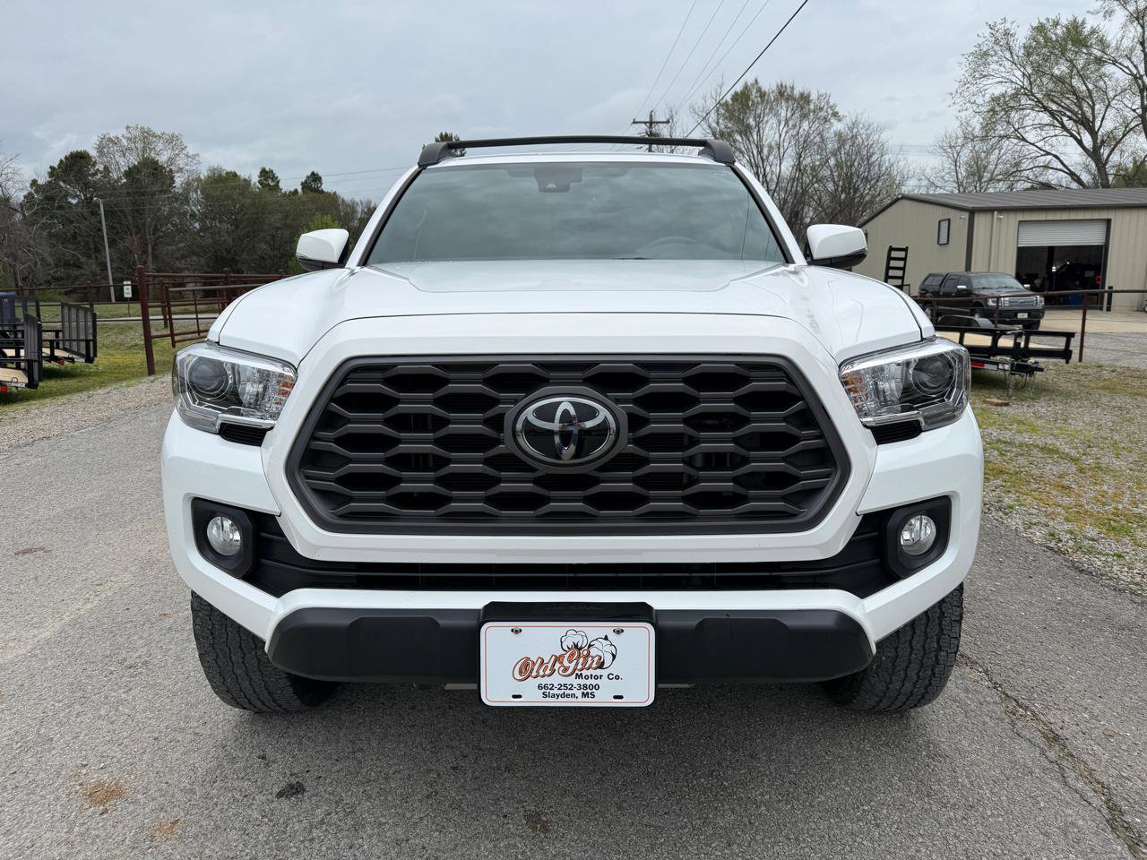 Used 2022 Toyota Tacoma TRD Off-Road AWD/4WD image 9