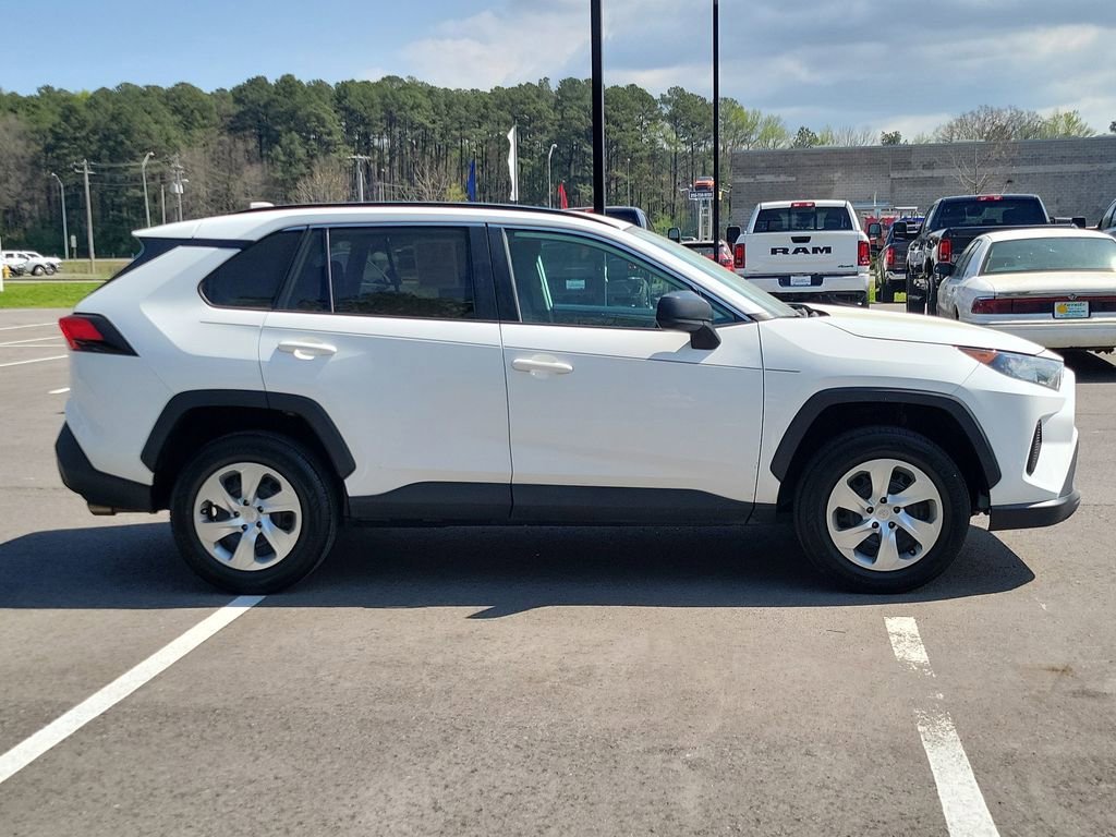 Used 2021 Toyota RAV4 LE image 2