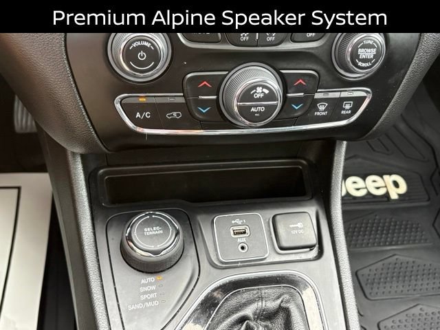 Used 2023 Jeep Cherokee Altitude Lux w/ Lux Elite Package AWD/4WD image 19