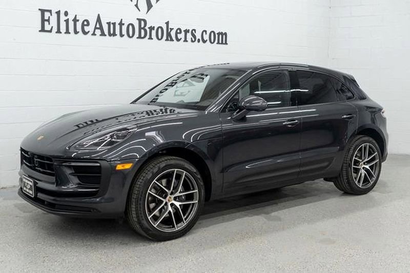 Used 2023 Porsche Macan image 32