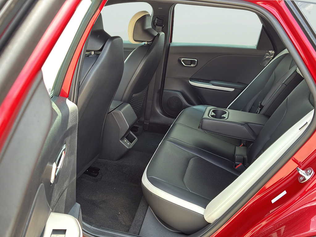 New 2026 Kia K4 GT-Line FWD image 16