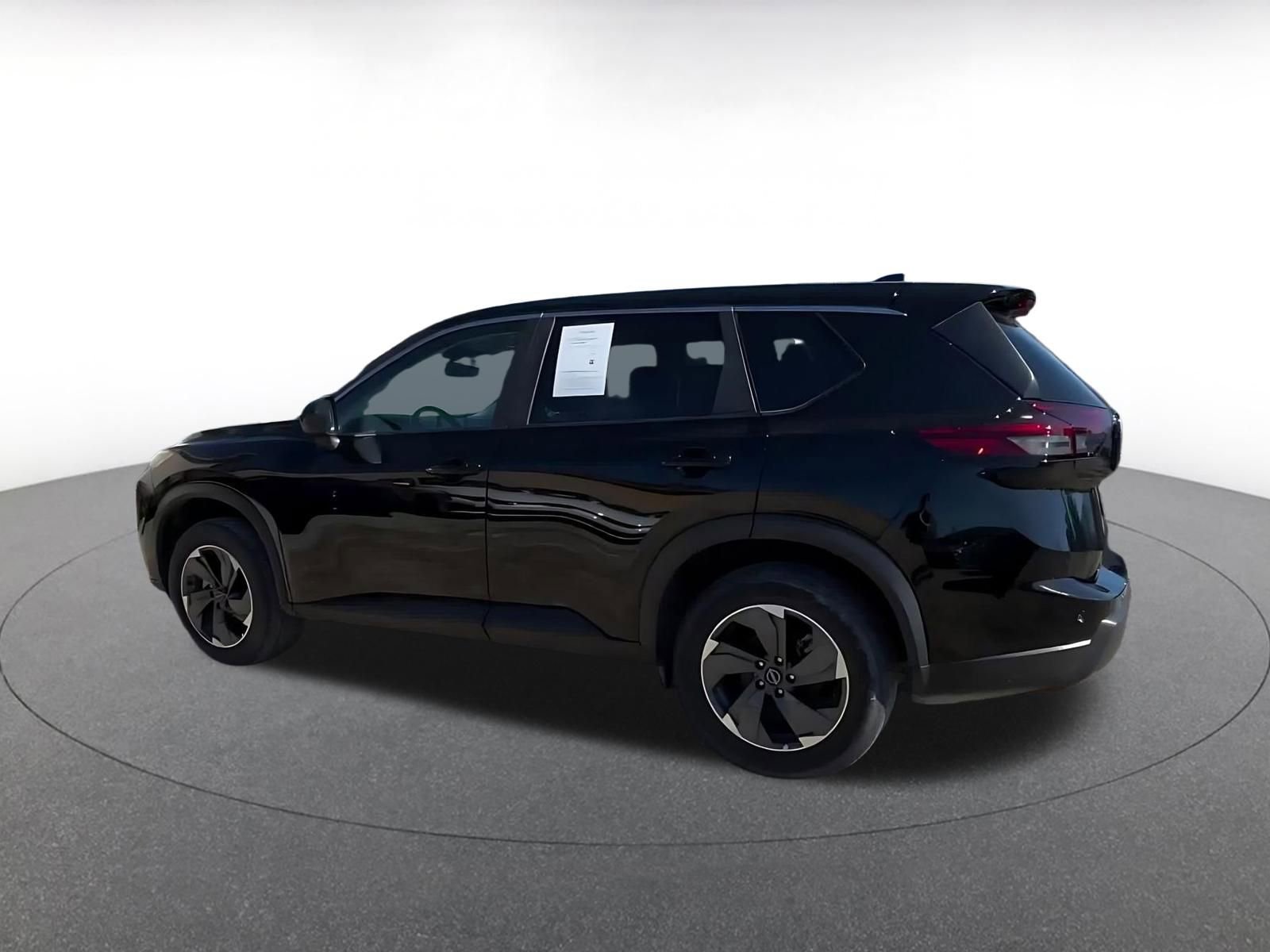 Used 2025 Nissan Rogue SV FWD image 10