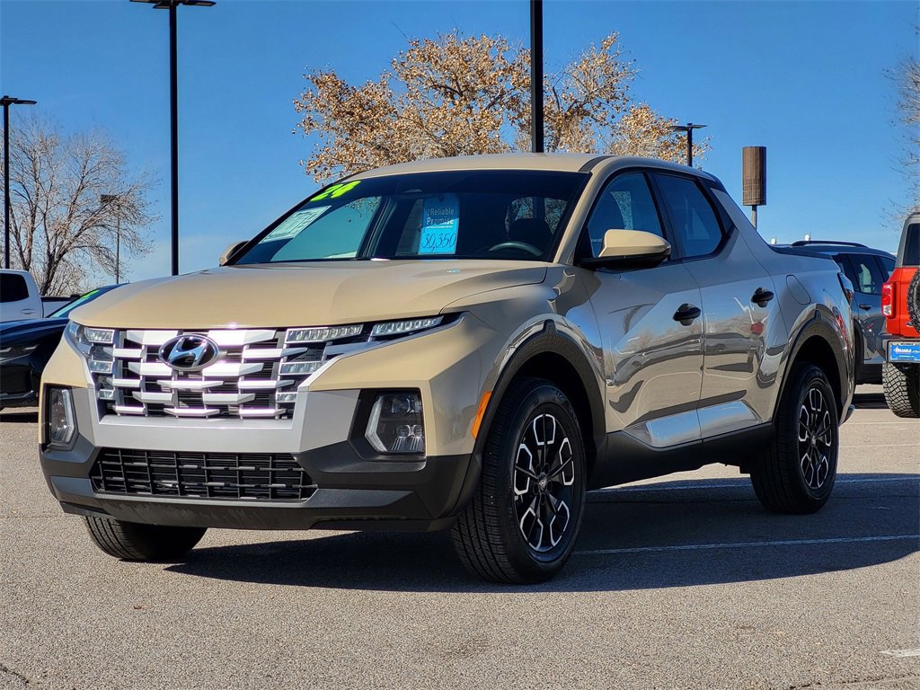 Used 2024 Hyundai Santa Cruz SE image 4