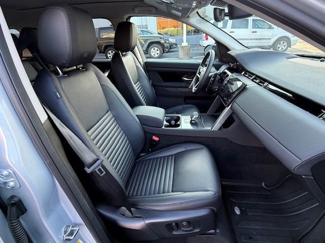 New 2025 Land Rover Discovery Sport S image 16