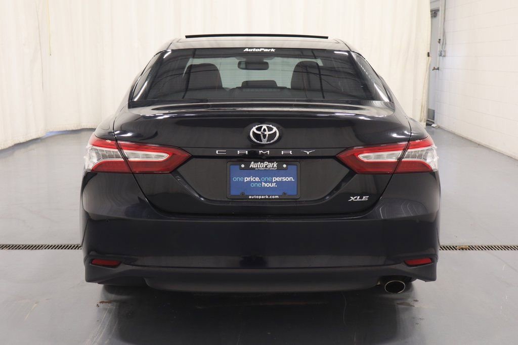 Used 2018 Toyota Camry XLE image 8