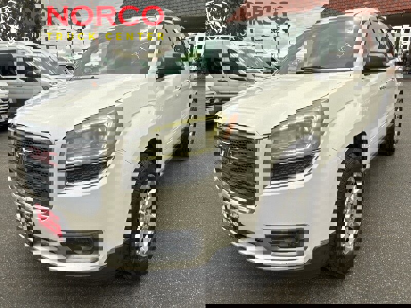 Used 2015 GMC Acadia SLE image 4