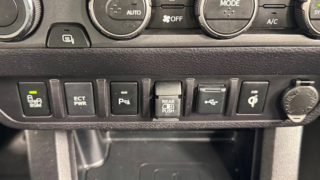 Used 2023 Toyota Tacoma TRD Sport w/ TRD Premium Sport Package AWD/4WD image 27