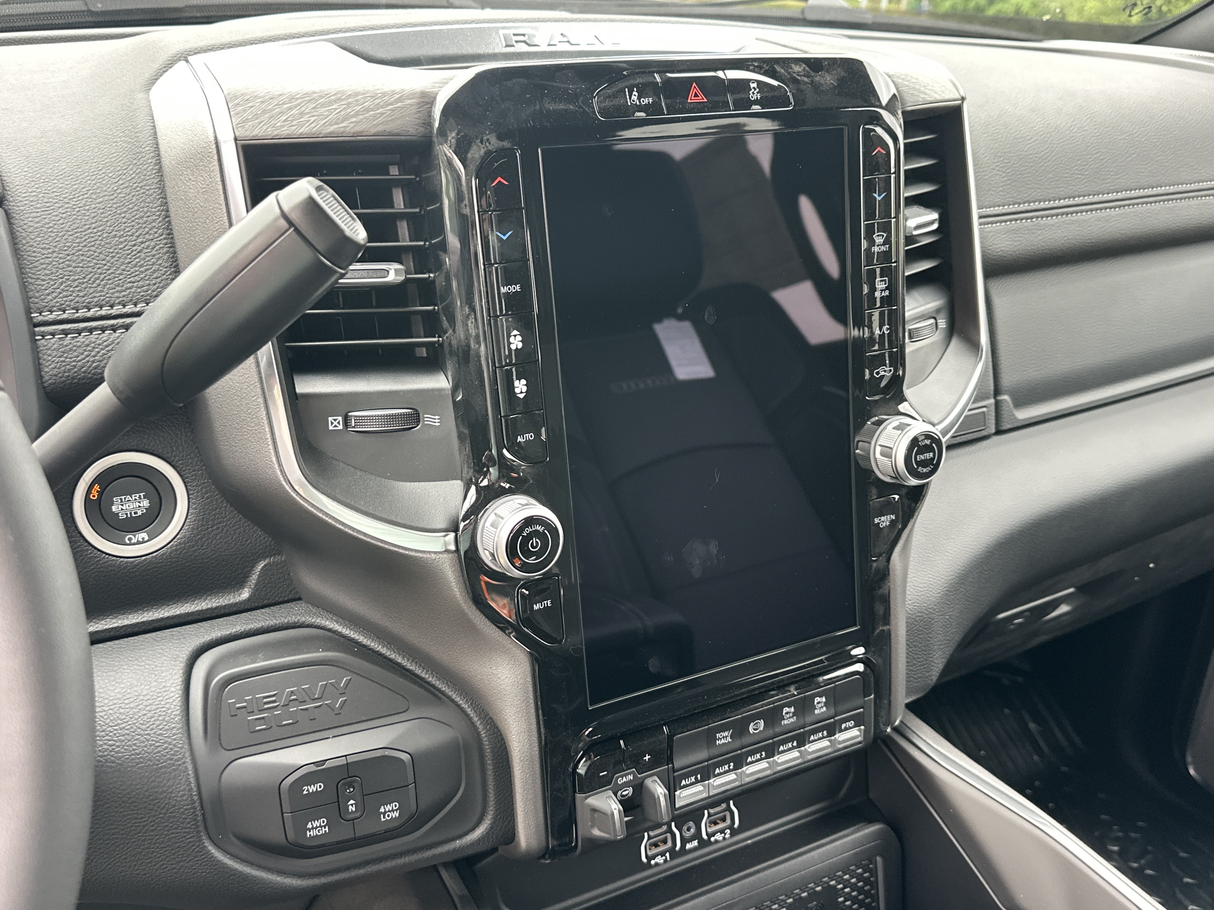 New 2026 RAM 5500 4x4 Crew Cab w/ Laramie Trim Package image 7