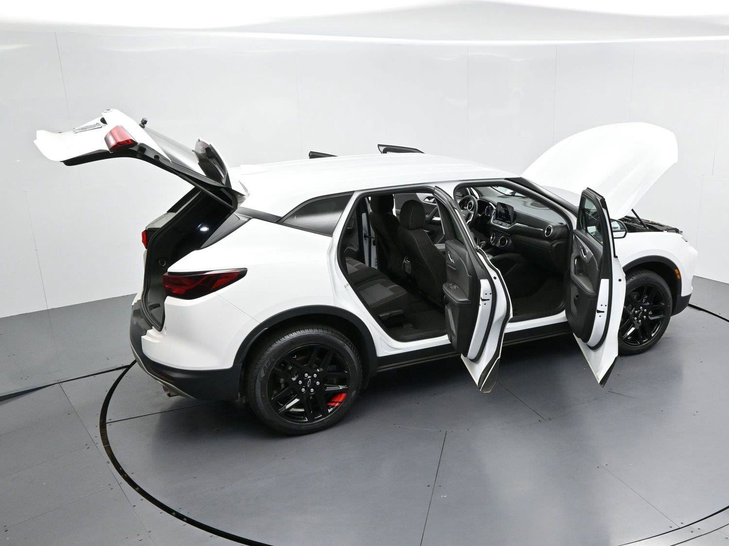 Used 2023 Chevrolet Blazer LT FWD image 39