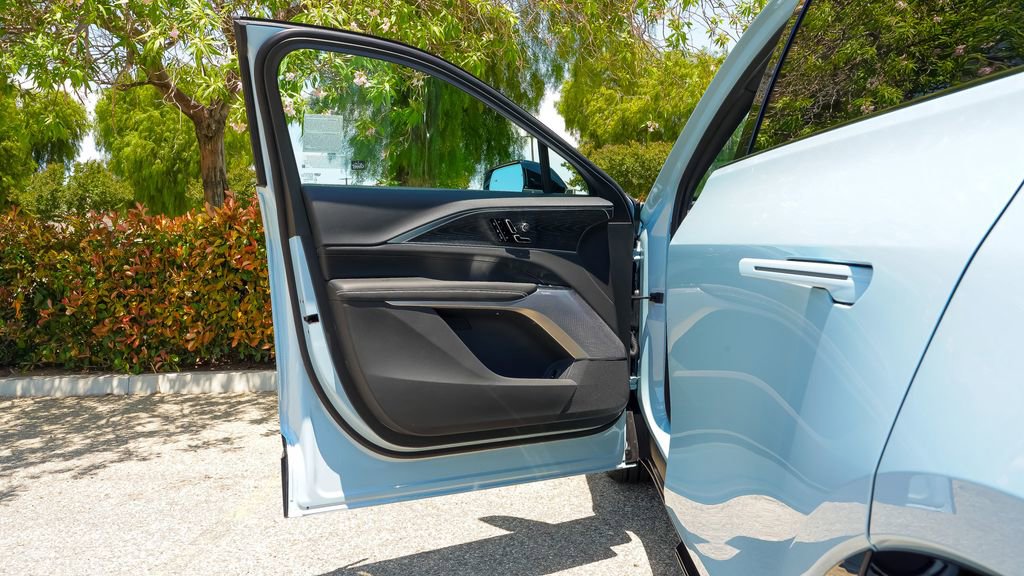 Used 2025 Cadillac Lyriq Sport image 15