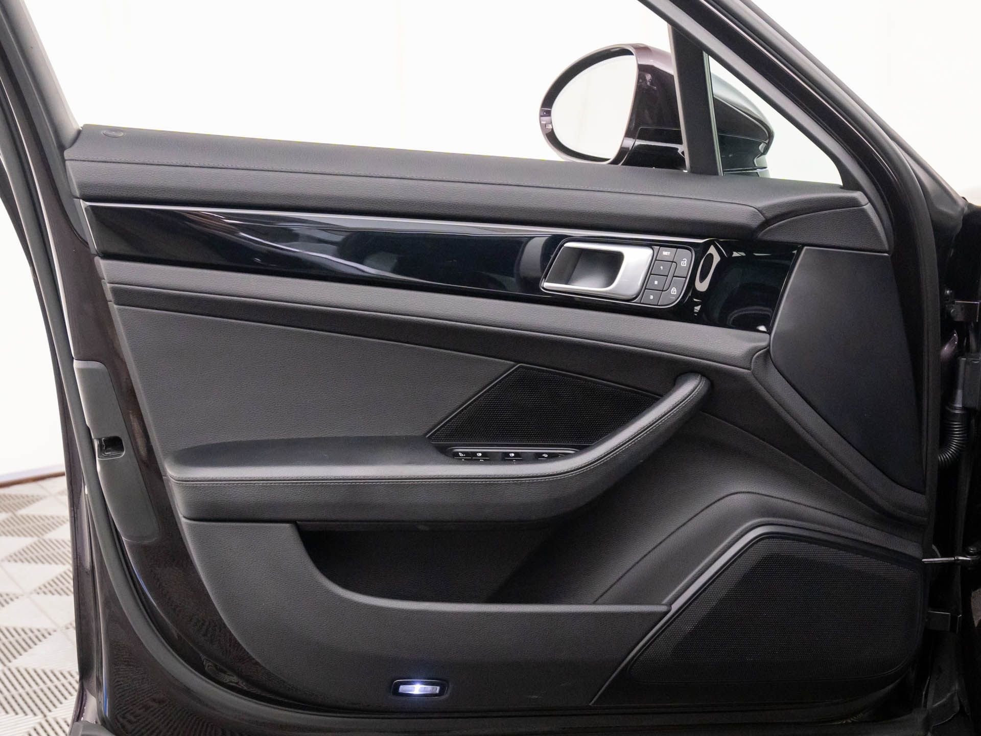 Used 2022 Porsche Panamera 4S image 14