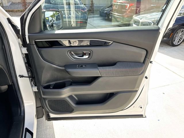 Certified 2025 Honda Pilot Sport image 13