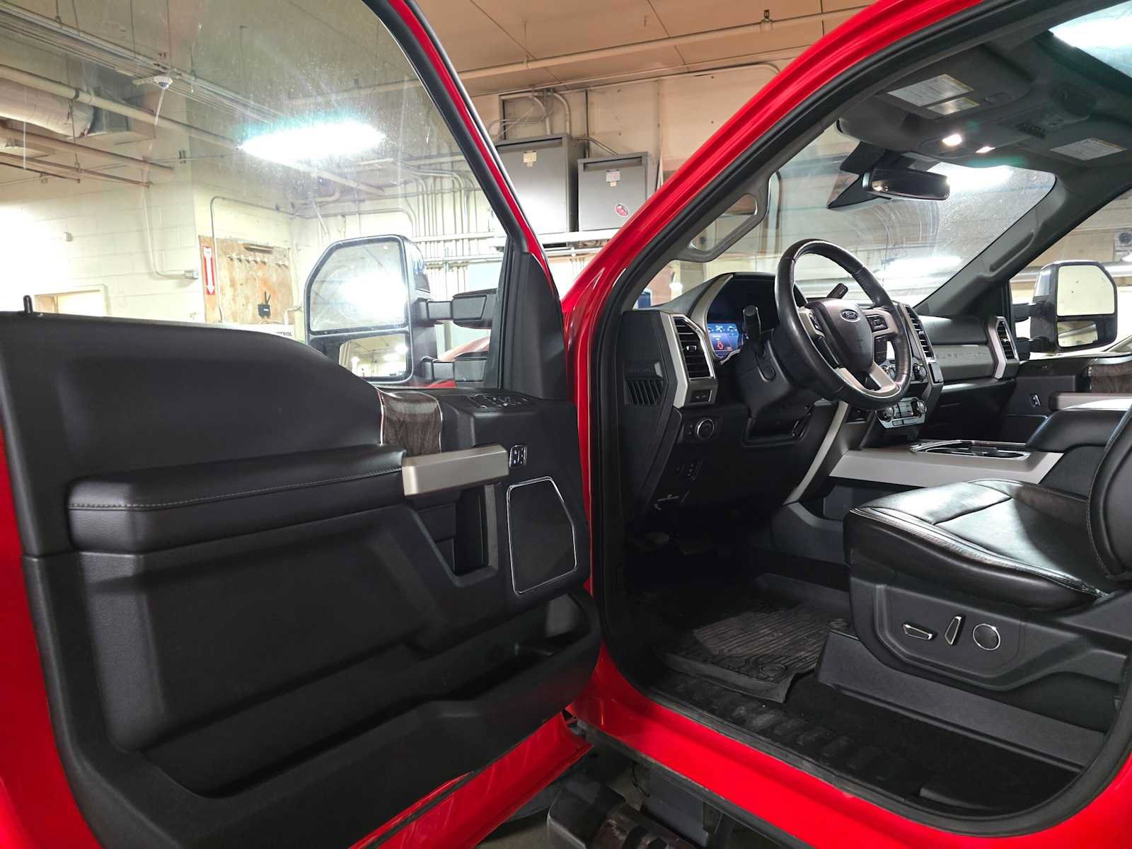 Used 2018 Ford F350 Lariat w/ Lariat Ultimate Package AWD/4WD image 18