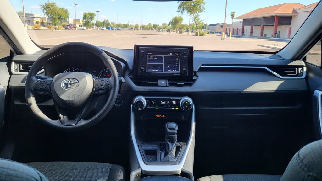 Used 2021 Toyota RAV4 XLE w/ Convenience Package FWD image 30