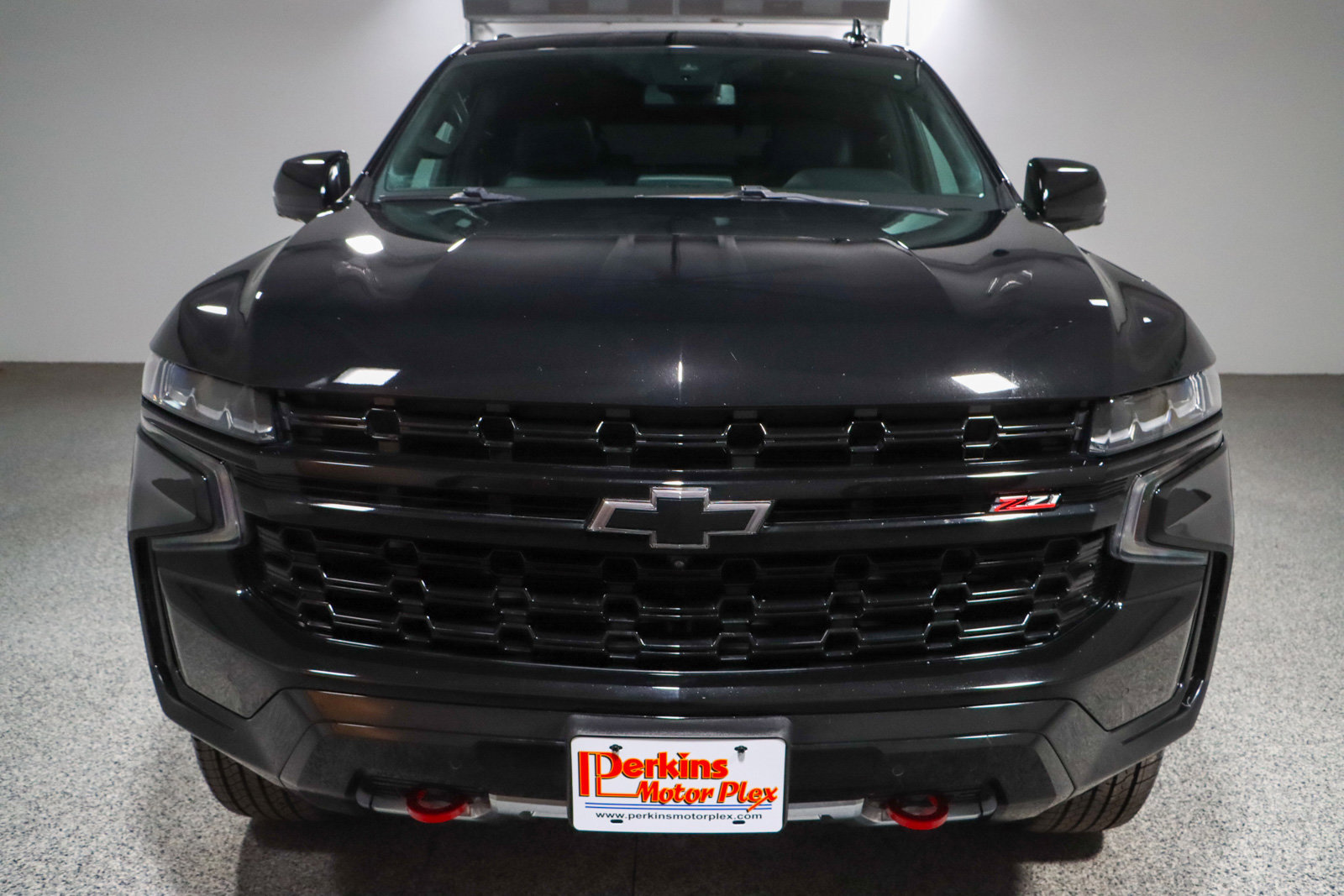 Used 2023 Chevrolet Tahoe Z71 w/ Luxury Package AWD/4WD image 4
