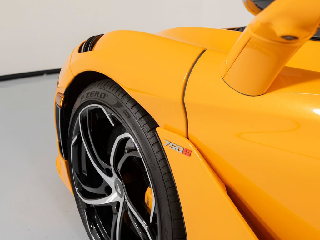 Used 2024 McLaren 750S Spider RWD image 47