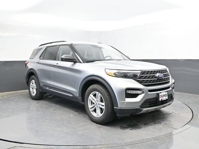 Used 2024 Ford Explorer XLT w/ Equipment Group 202A AWD/4WD image 5