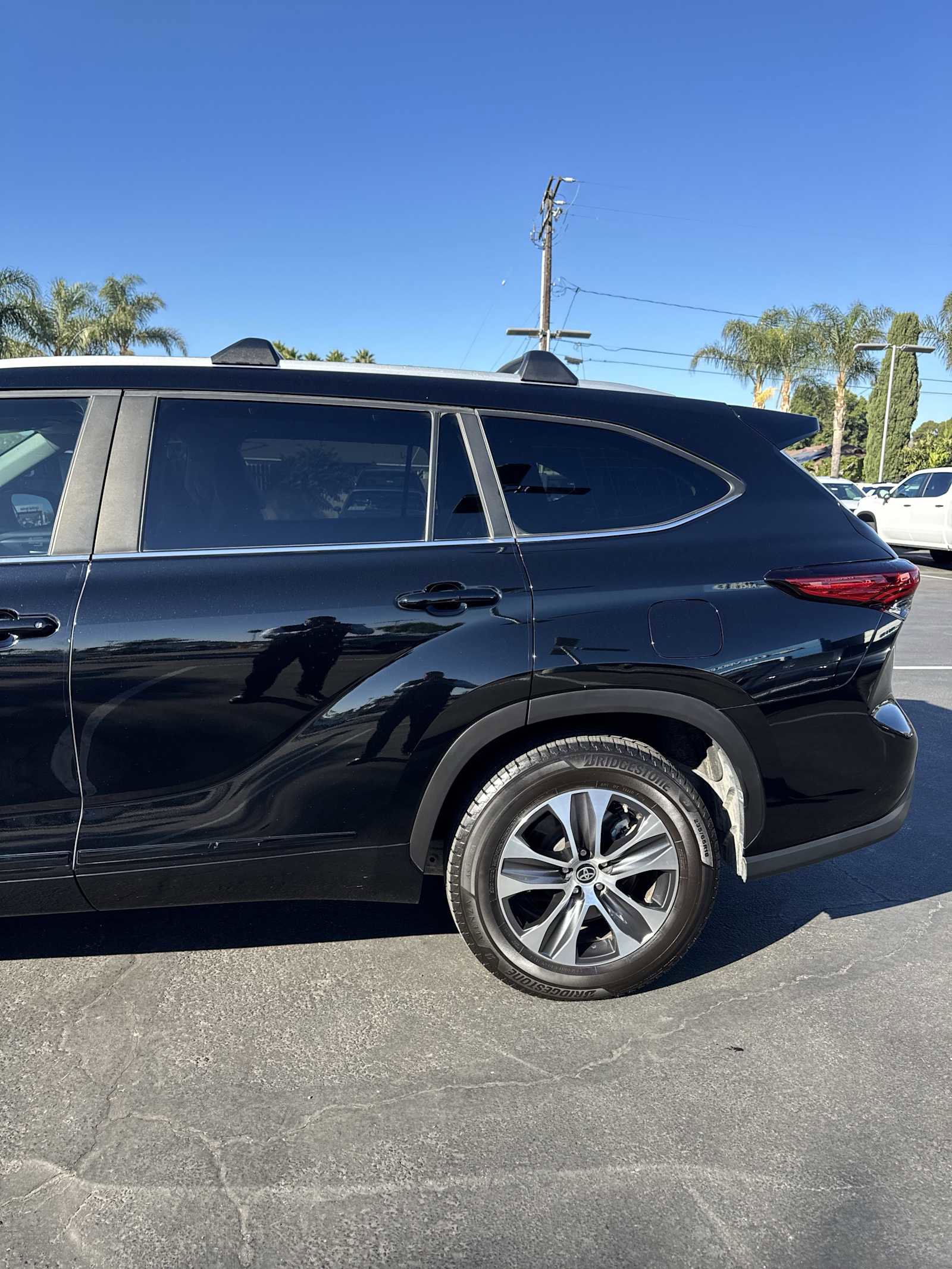 Used 2023 Toyota Highlander XLE image 10