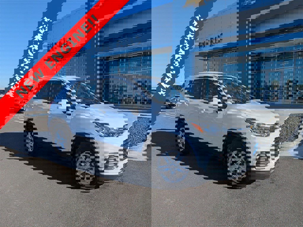 Used 2018 Chevrolet Trax LS AWD/4WD image 1