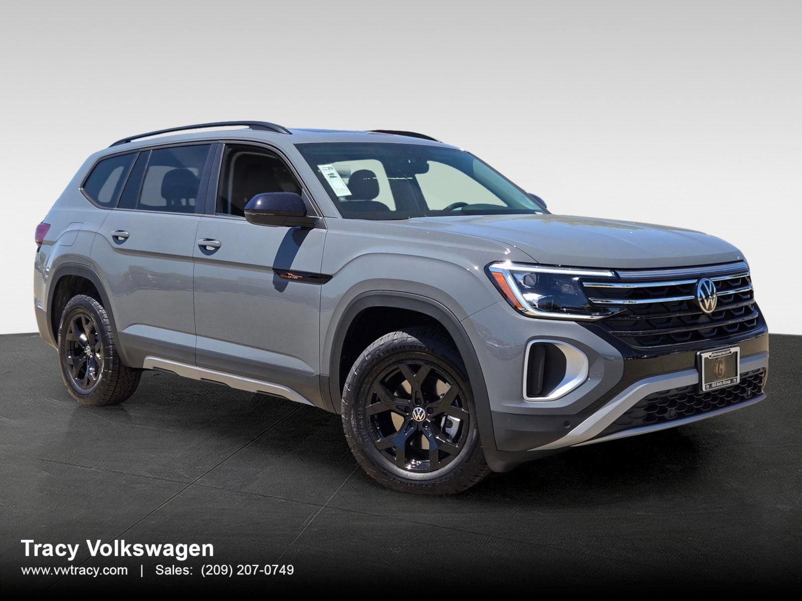 New 2026 Volkswagen Atlas Peak Edition AWD/4WD image 1