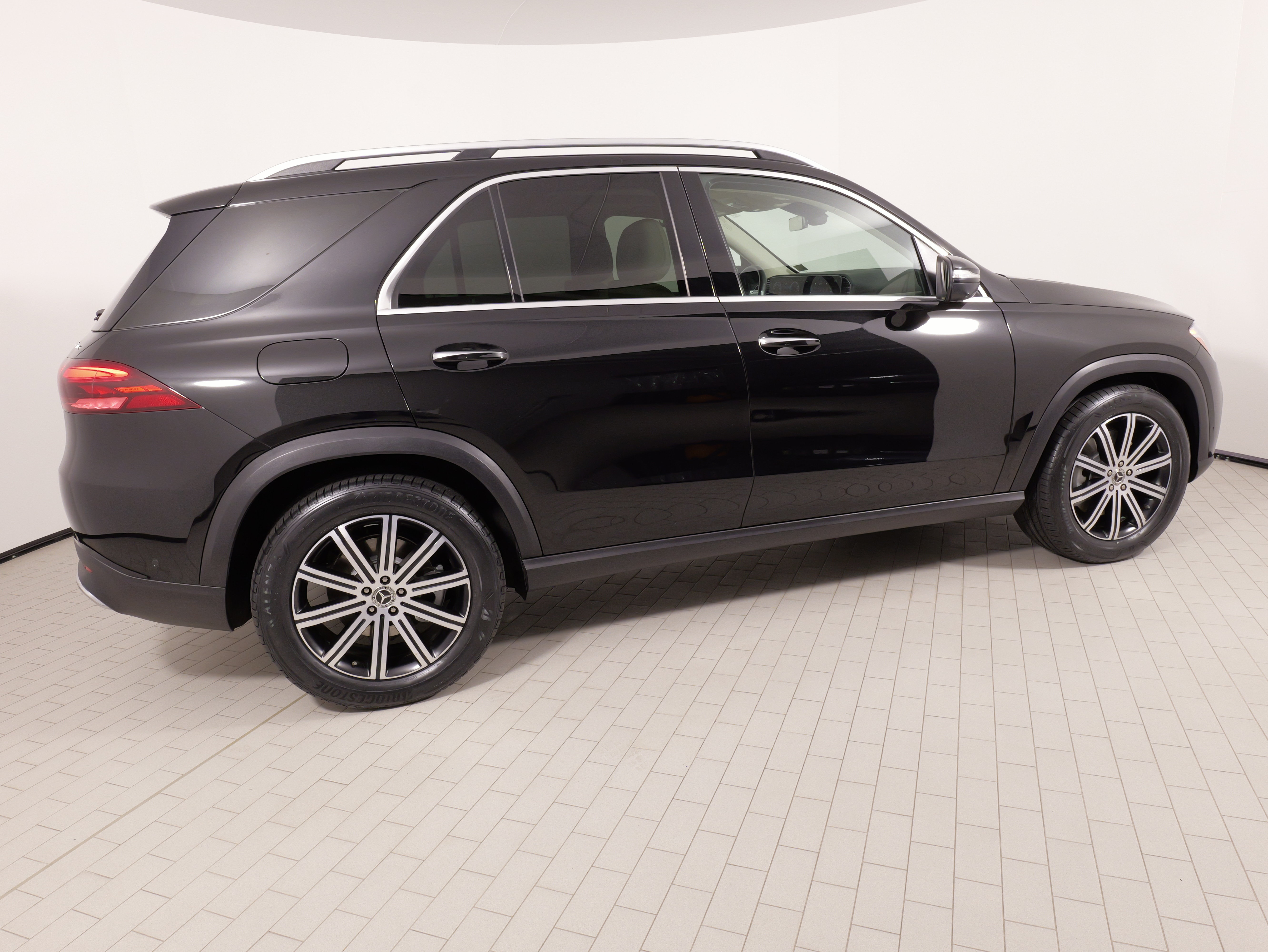 Used 2024 Mercedes-Benz GLE 450e 4MATIC image 10