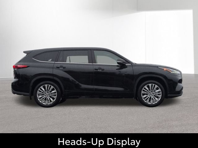 Certified 2026 Toyota Highlander Platinum AWD/4WD image 4