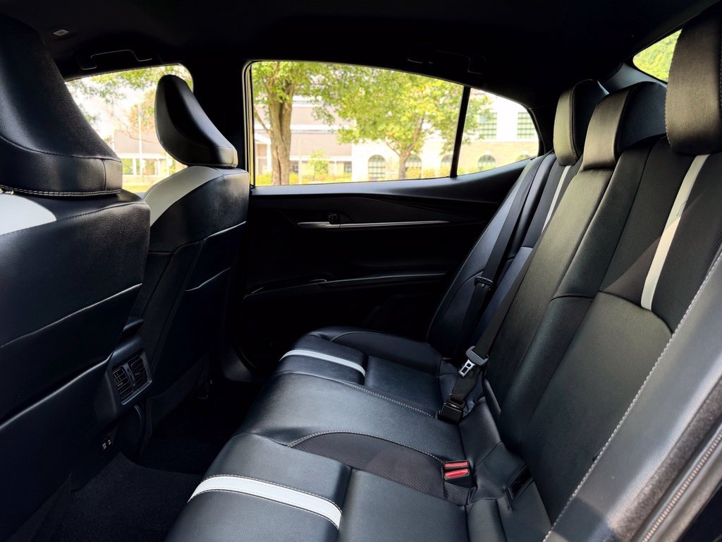 Used 2025 Toyota Camry SE FWD image 27