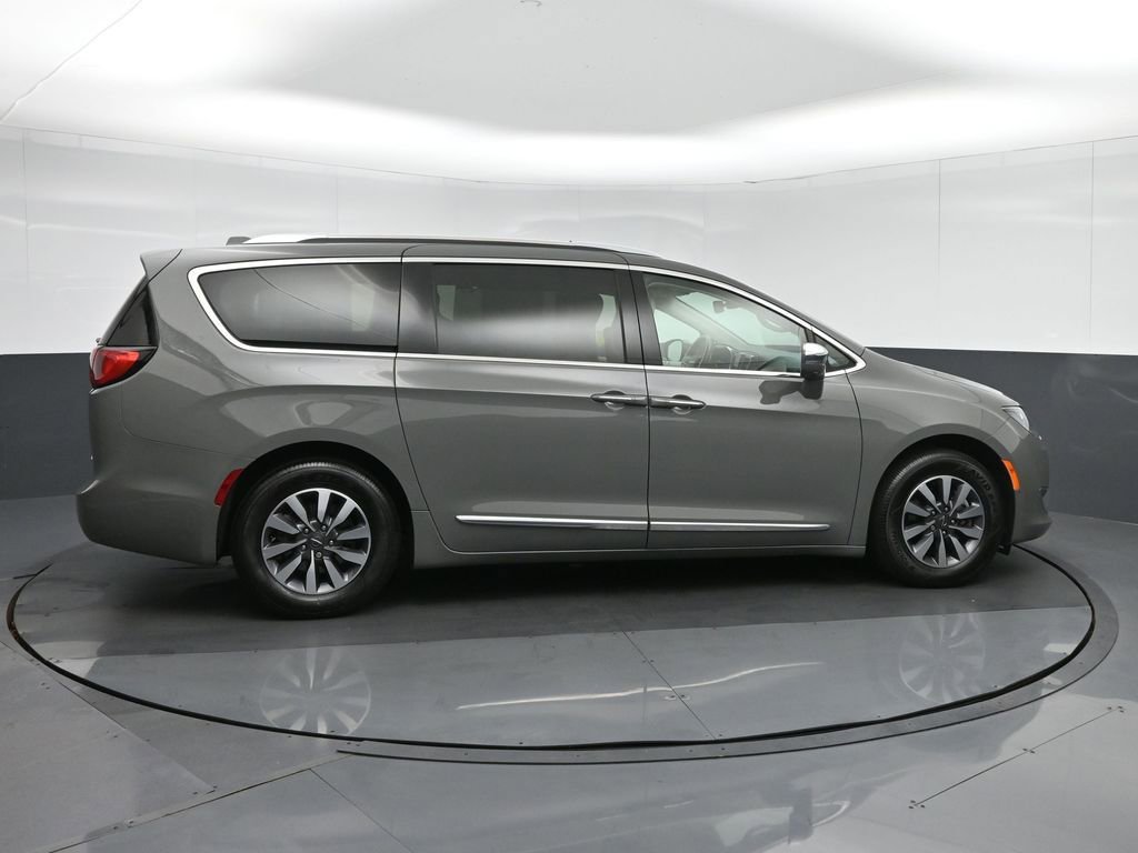 Used 2020 Chrysler Pacifica Limited w/ Advanced Safetytec Group image 8