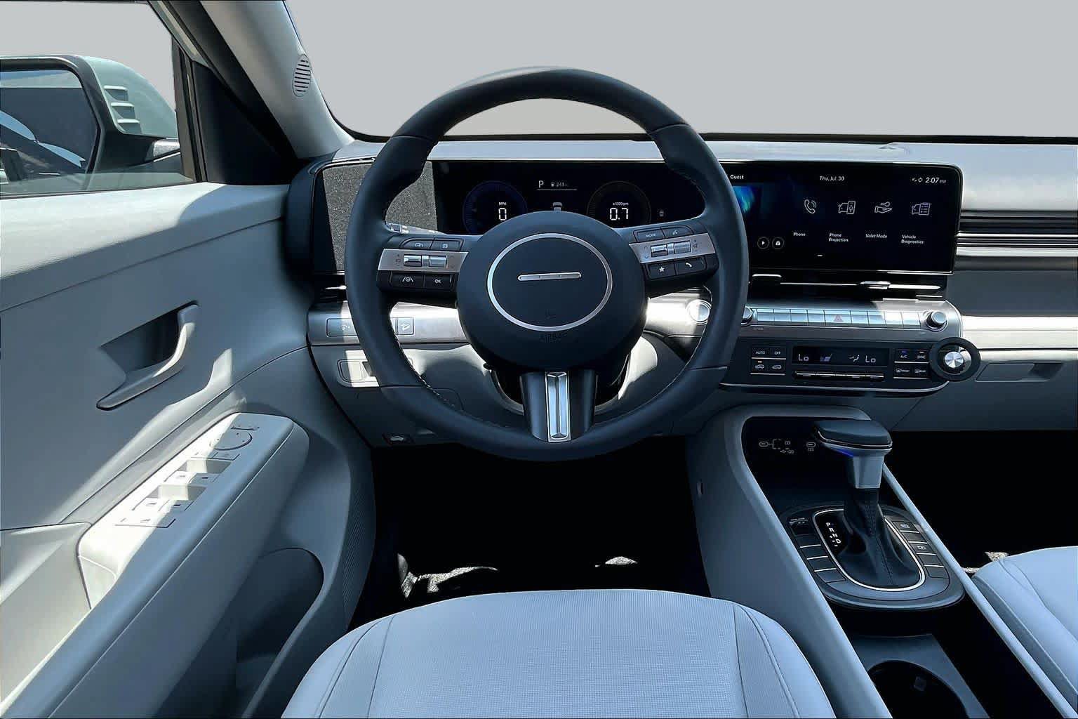 Used 2025 Hyundai Kona SEL FWD image 6