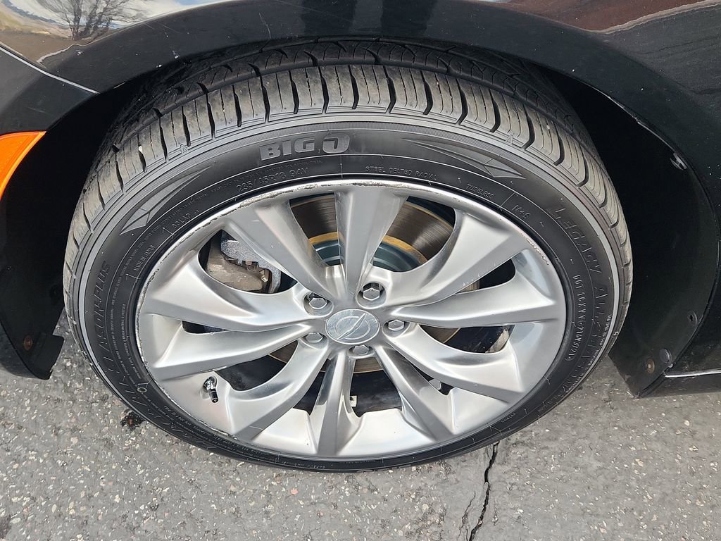 Used 2015 Chrysler 200 S image 17