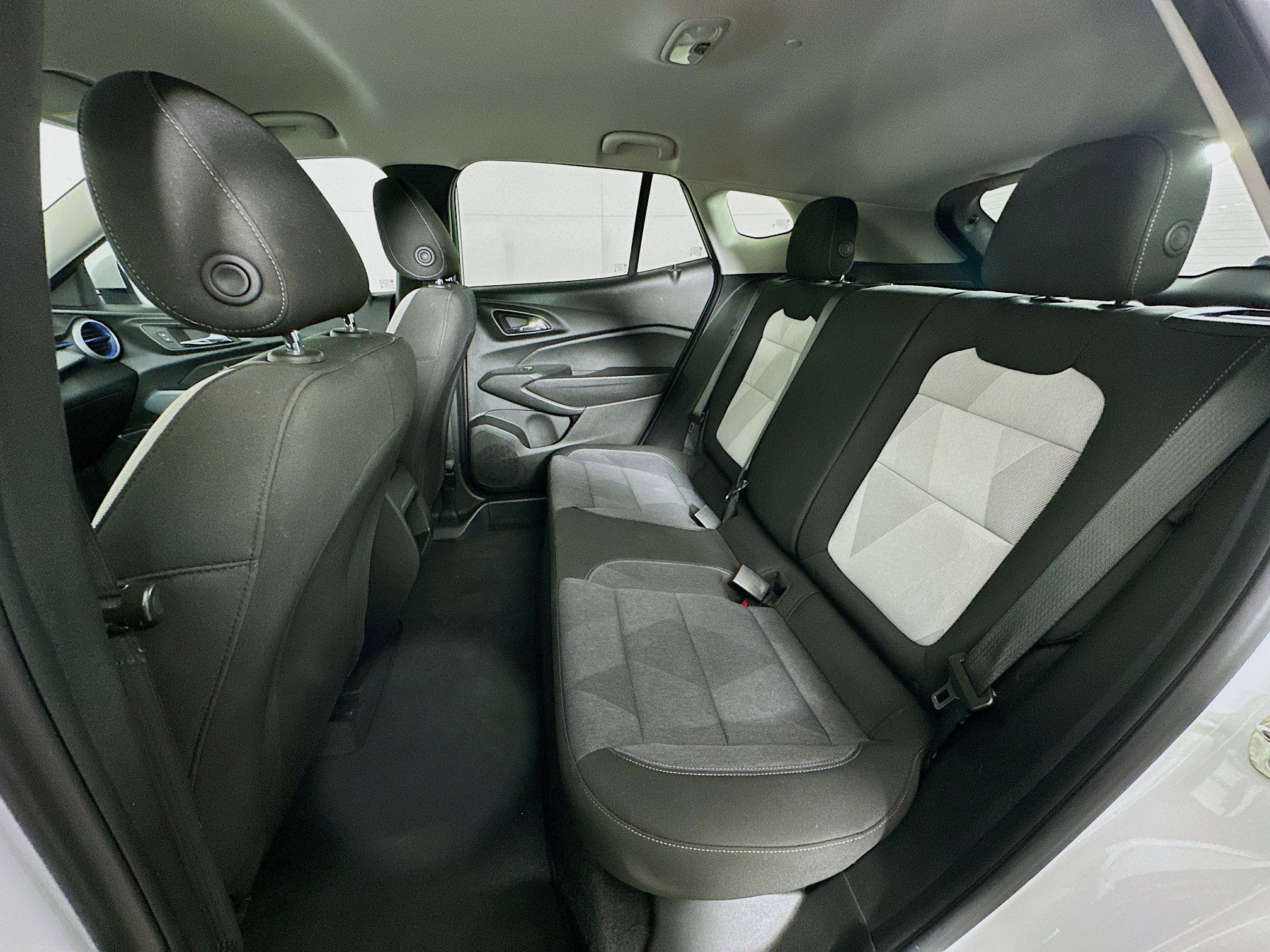 Used 2024 Chevrolet Trax LS w/ LS Convenience Package image 27