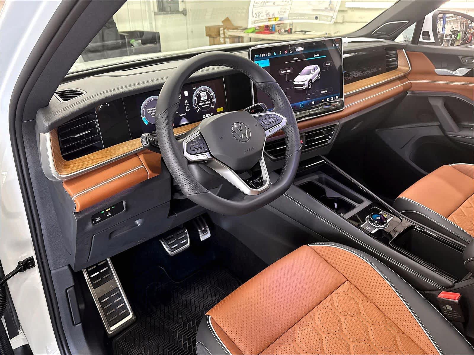 New 2026 Volkswagen Tiguan SEL R-Line AWD/4WD image 7