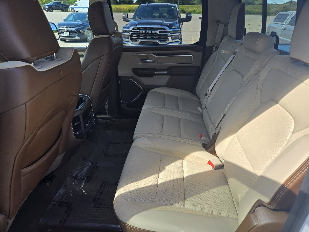 Used 2019 RAM 1500 Laramie AWD/4WD image 25
