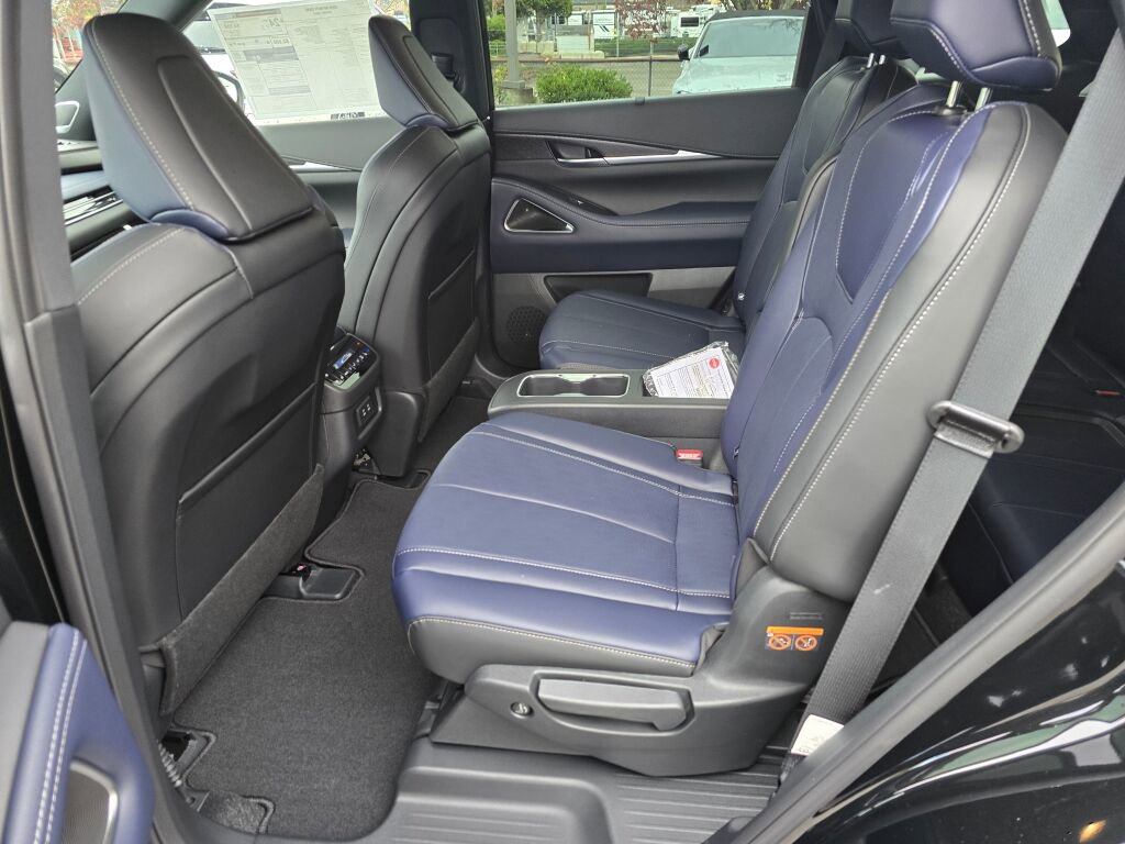 New 2026 INFINITI QX60 Sport image 16