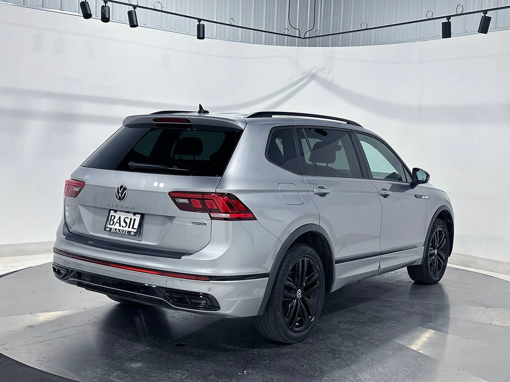 Used 2022 Volkswagen Tiguan SE R-Line AWD/4WD image 11