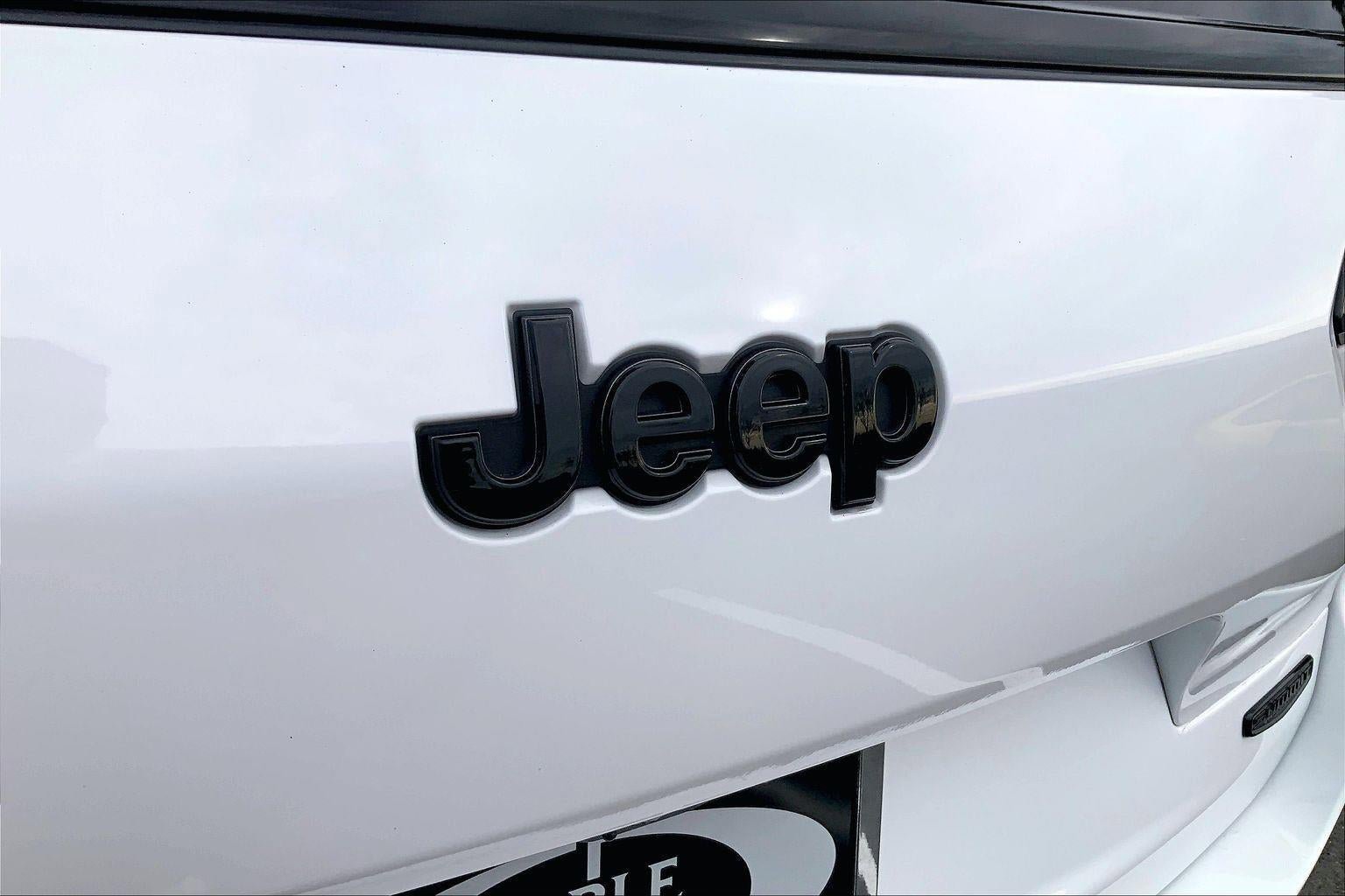 Used 2025 Jeep Grand Cherokee L Summit w/ Obsidian Package AWD/4WD image 31