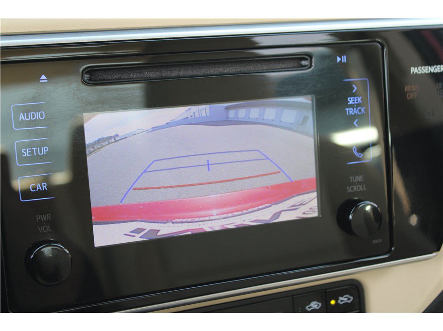 Used 2017 Toyota Corolla LE w/ Carpet Mat Package (TMS) FWD image 9