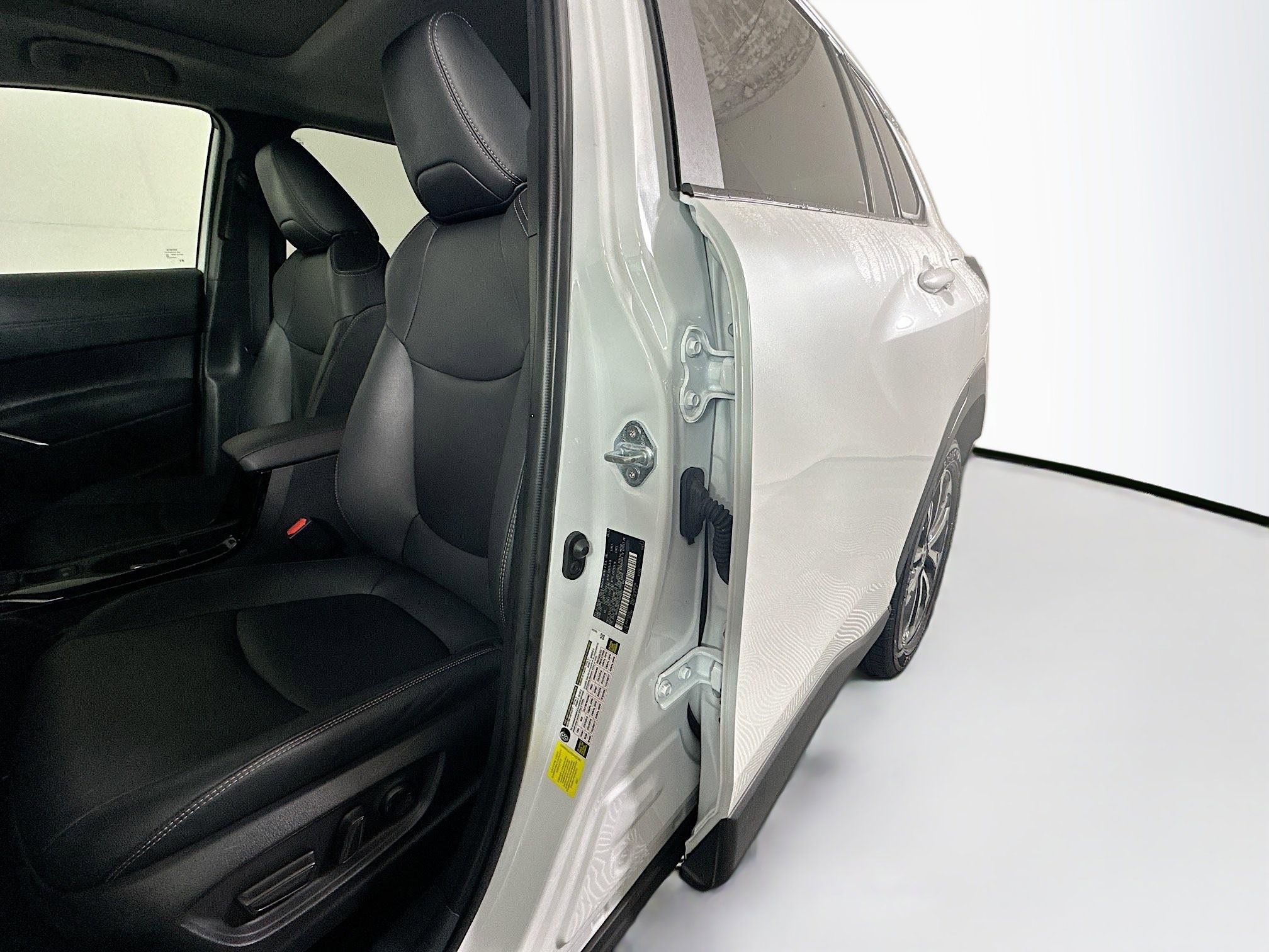 Used 2023 Toyota Corolla Cross XLE w/ Convenience Package AWD/4WD image 12