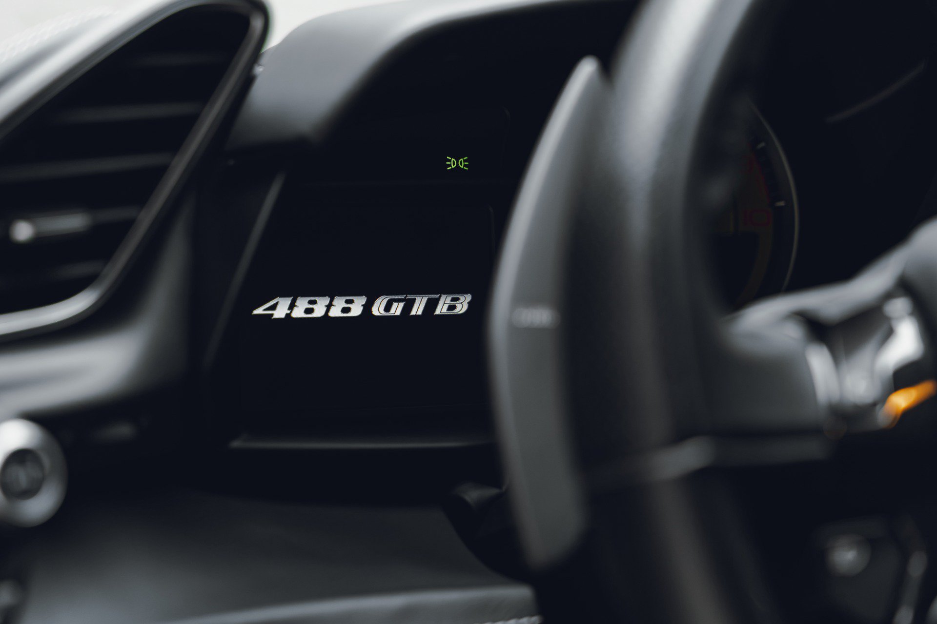 Used 2018 Ferrari 488 GTB RWD image 42