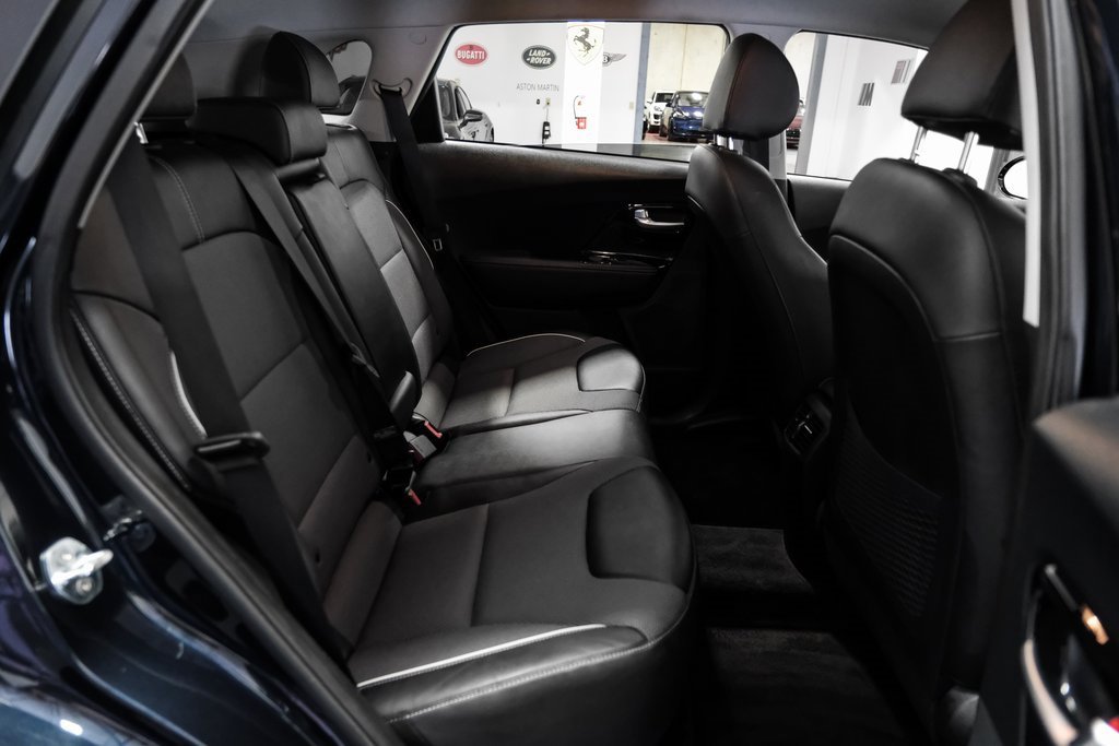 Used 2022 Kia Niro EX image 42