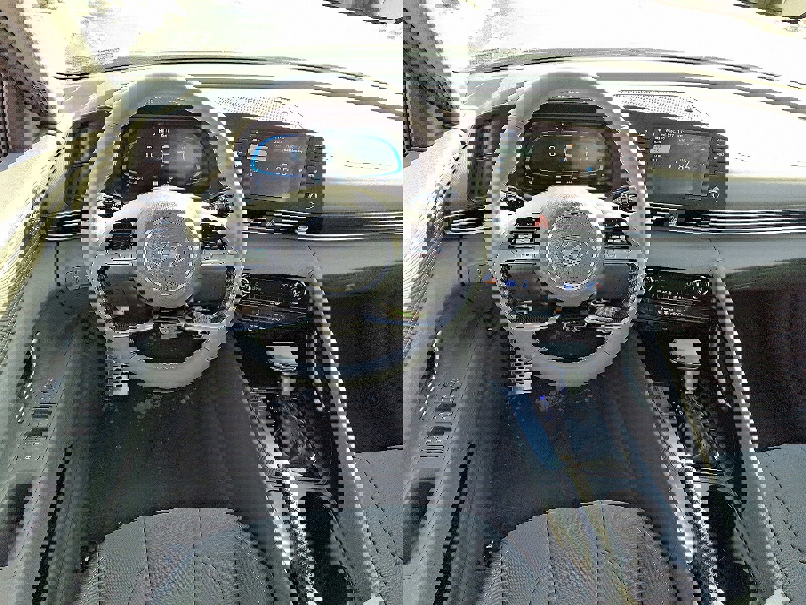 Used 2025 Hyundai Elantra Sport image 11