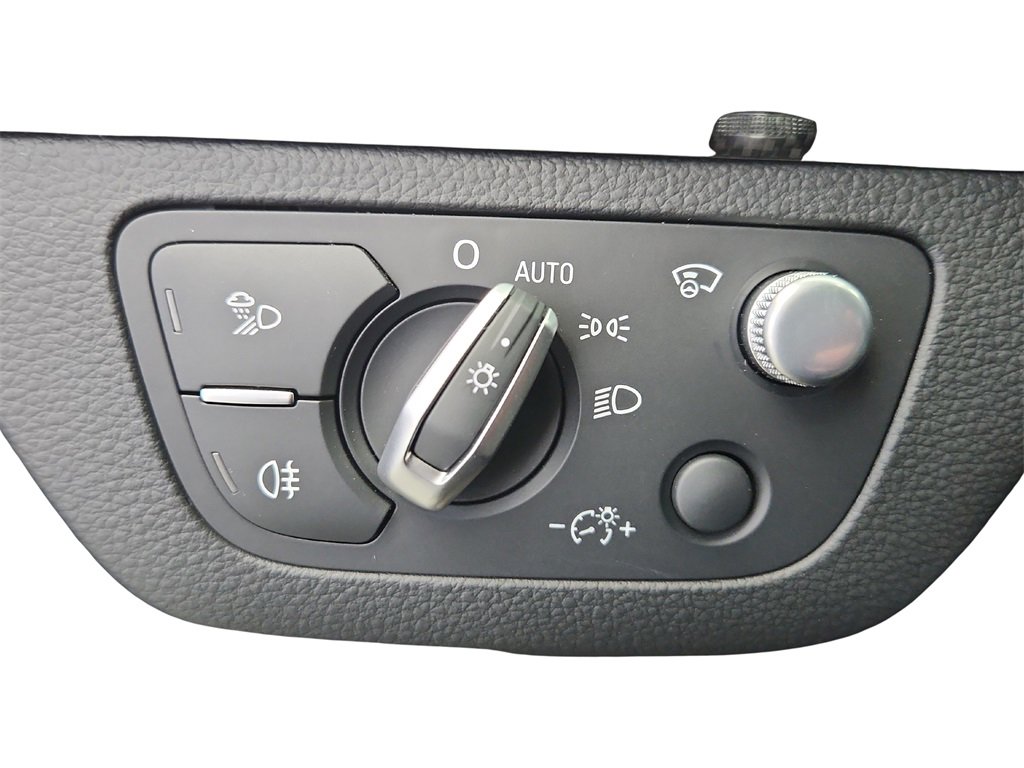 Used 2021 Audi SQ5 Prestige w/ Prestige Package image 35