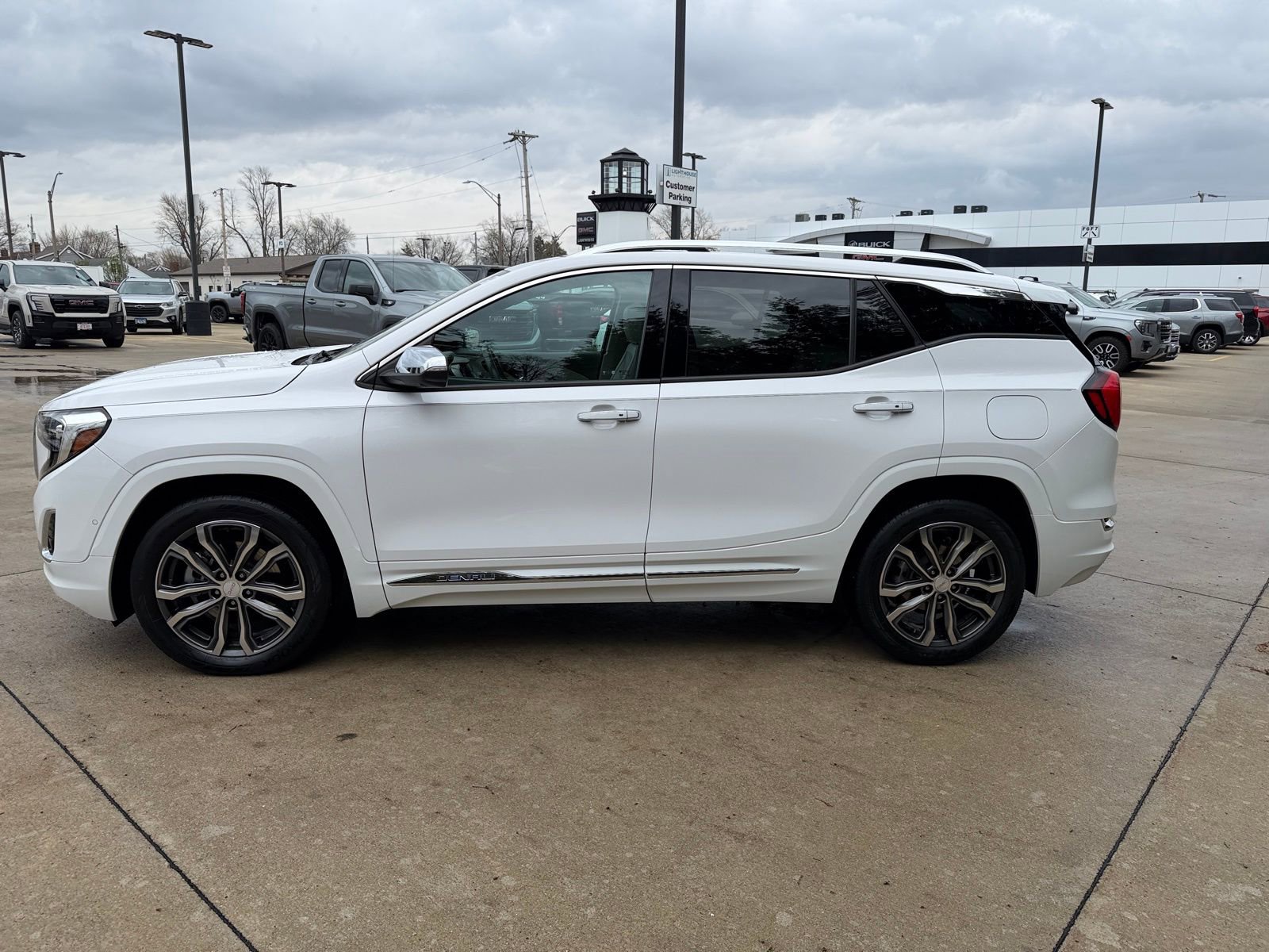 Used 2020 GMC Terrain Denali w/ Denali Premium Package image 8