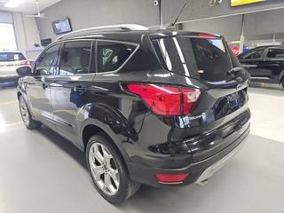 Used 2019 Ford Escape Titanium FWD image 4