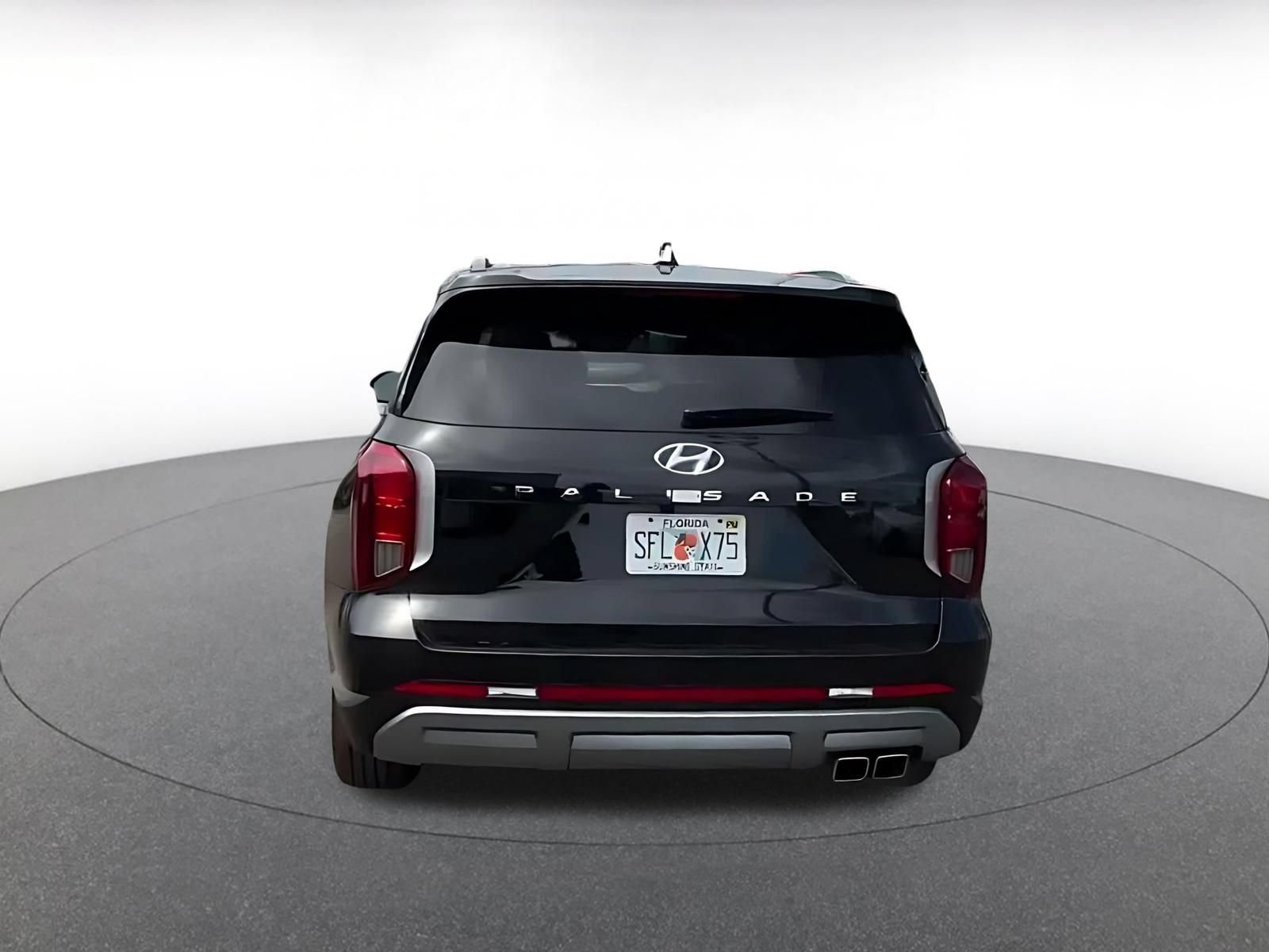 Used 2025 Hyundai Palisade SEL FWD image 12