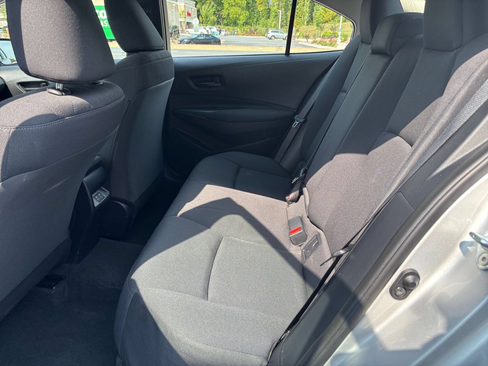 Used 2025 Toyota Corolla LE FWD image 22