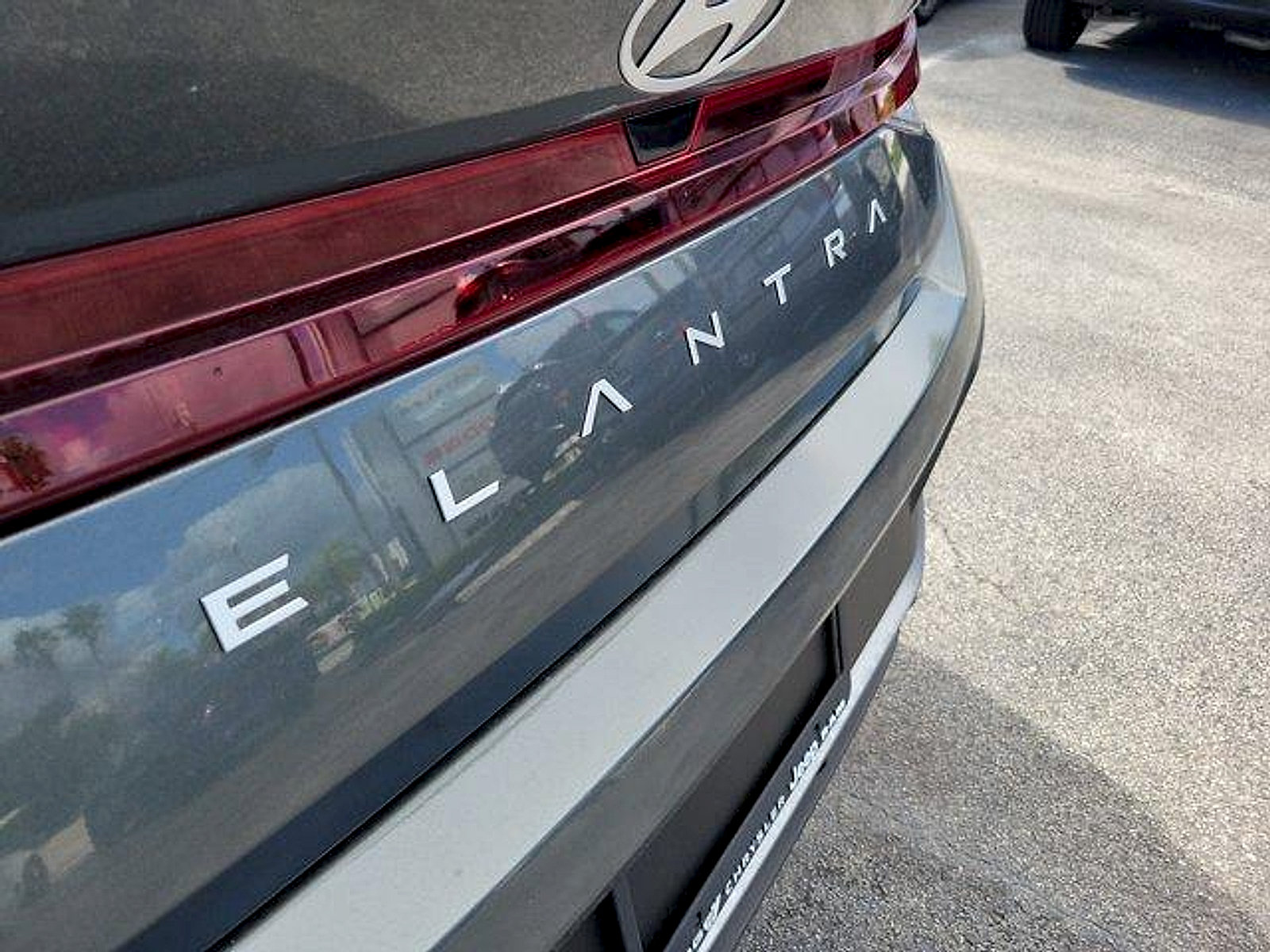 Used 2026 Hyundai Elantra SE FWD image 9